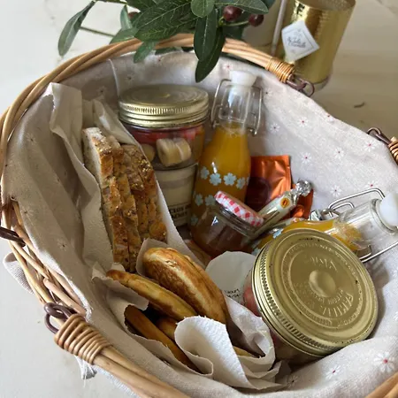 Bed and Breakfast Maison Farol 4*